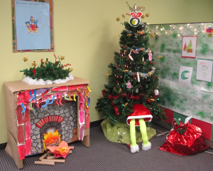 Grinch-fireplace-xmas-tree